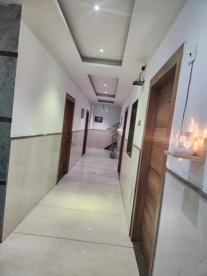 Airport Hotel Ivy With Free Airport Transfr New Delhi Extérieur photo