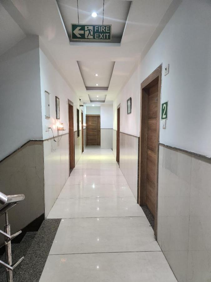 Airport Hotel Ivy With Free Airport Transfr New Delhi Extérieur photo